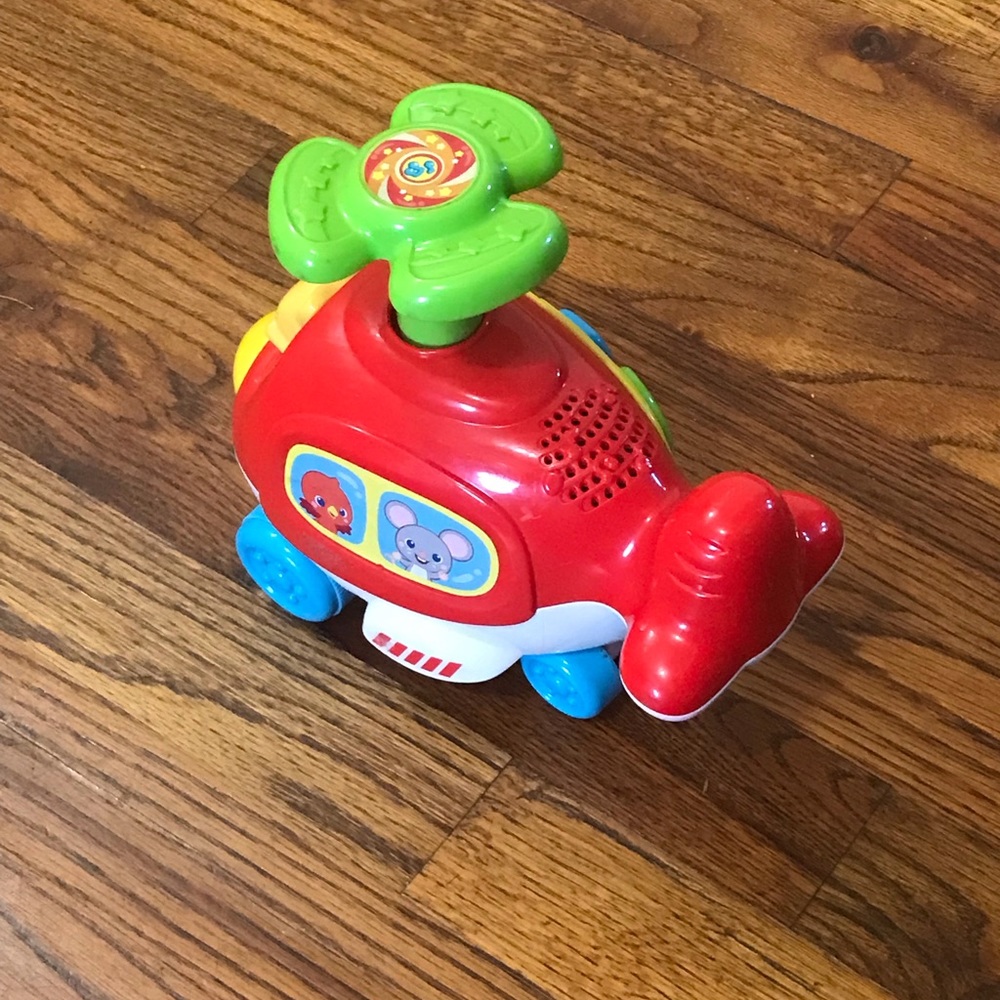 VTech Spin and Go Helicopter, Red
Pressing down on the propeller crawl and chase - Picture 7 of 12
